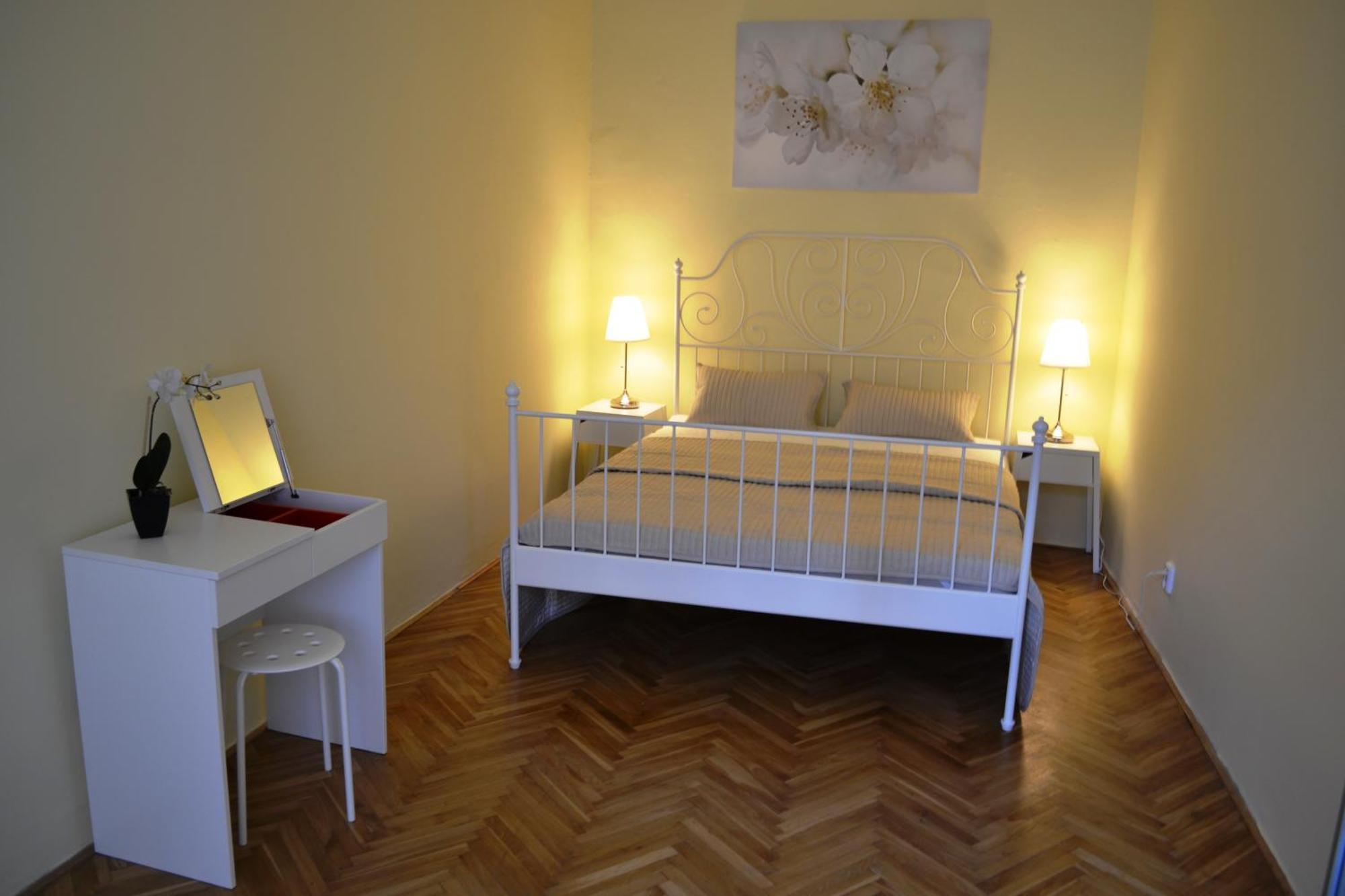 Sunflower 2Bdr Flat By Ruterra Πράγα Εξωτερικό φωτογραφία